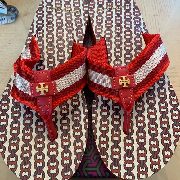 tory burch gemini link flip flop